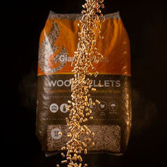 Halbe Palette Giant Flames Holzpellets 35 Säcke x 15 kg (525kg)